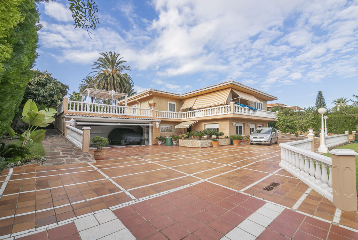 Villa for sale in Picassent