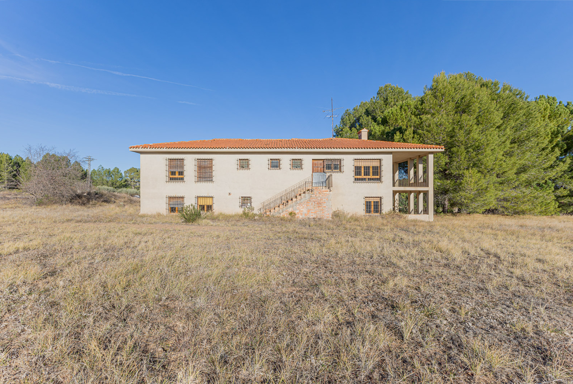 Villa for sale in Ontinyent