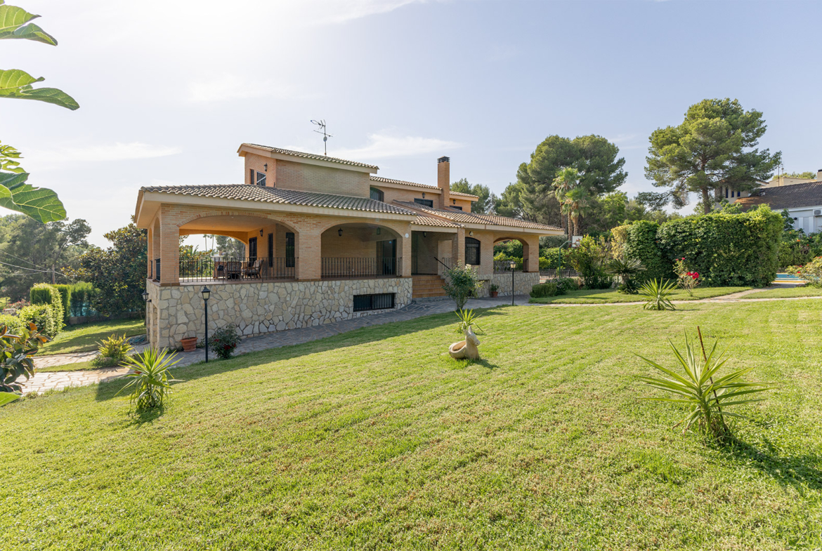 Villa for sale in Riba-Roja de Túria