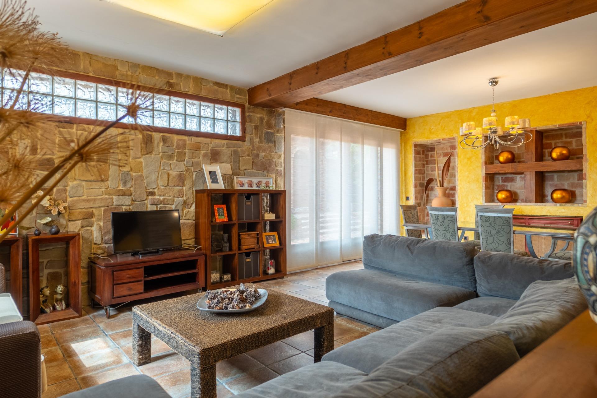 Villa for sale in Naquera