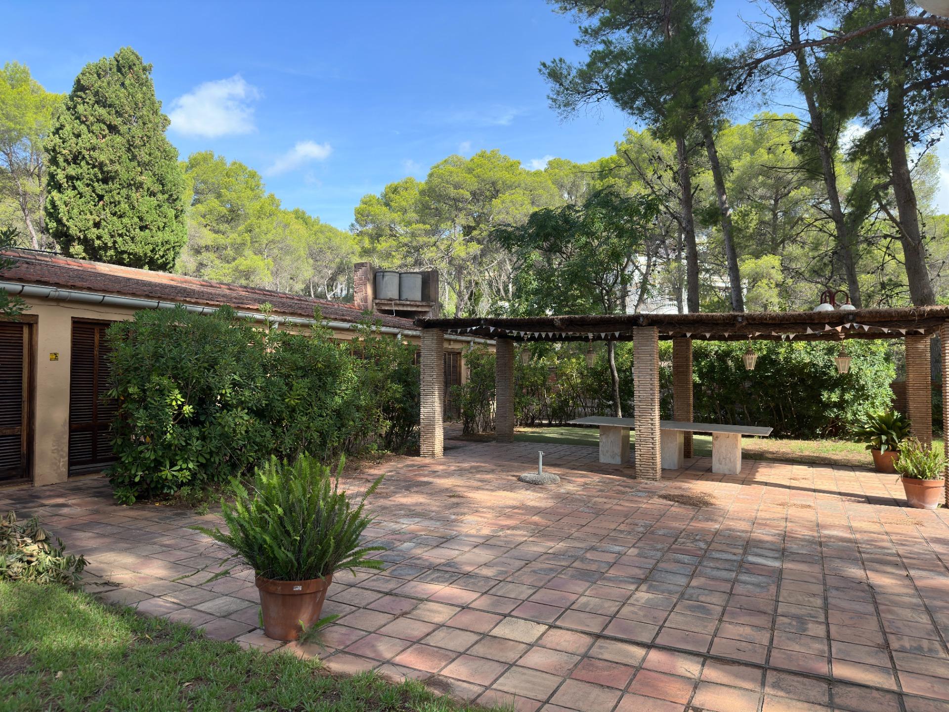 DP-04-2311-19 Exclusive villa with panoramic mountain views in Náquera