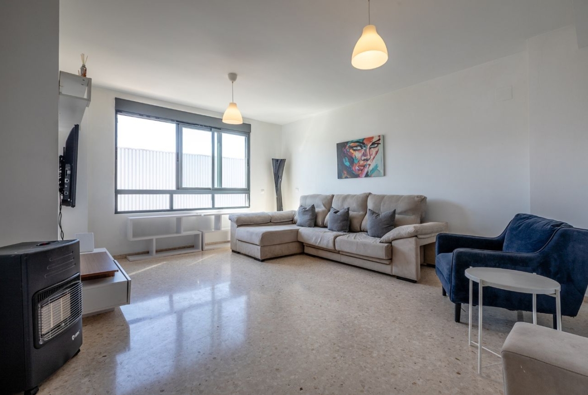Spacious apartment for sale in Montroy