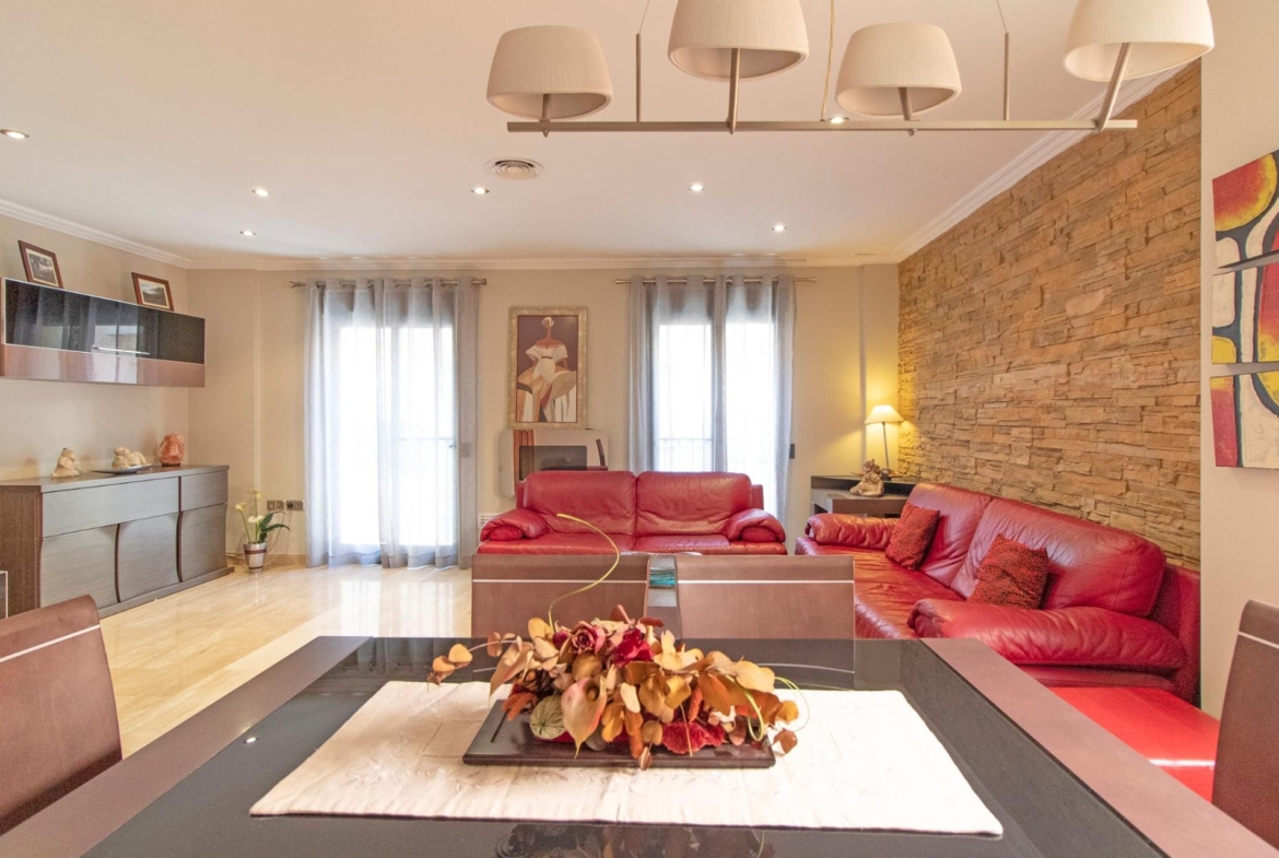 Townhouse for sale in Lliria