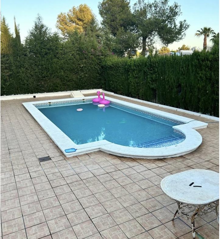 Villa for sale in Picassent