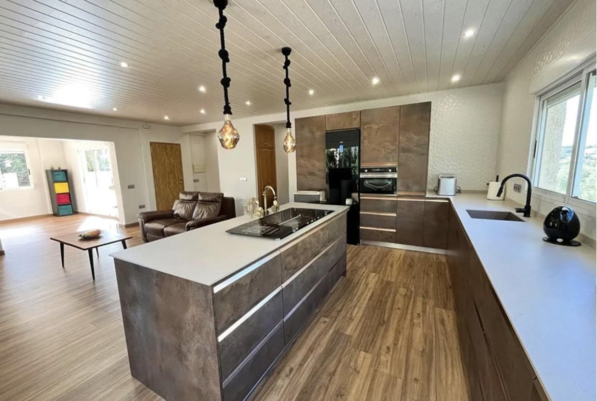 Villa for sale in Alberic