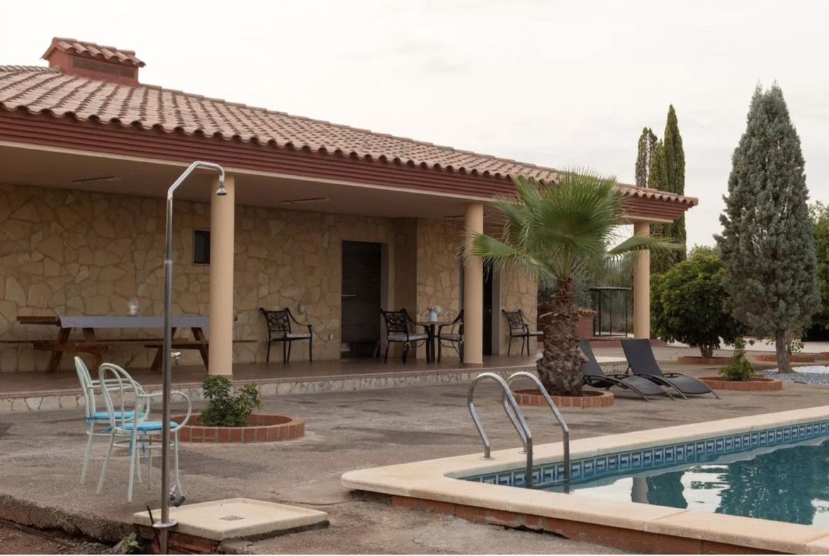 Villa for sale in Onda