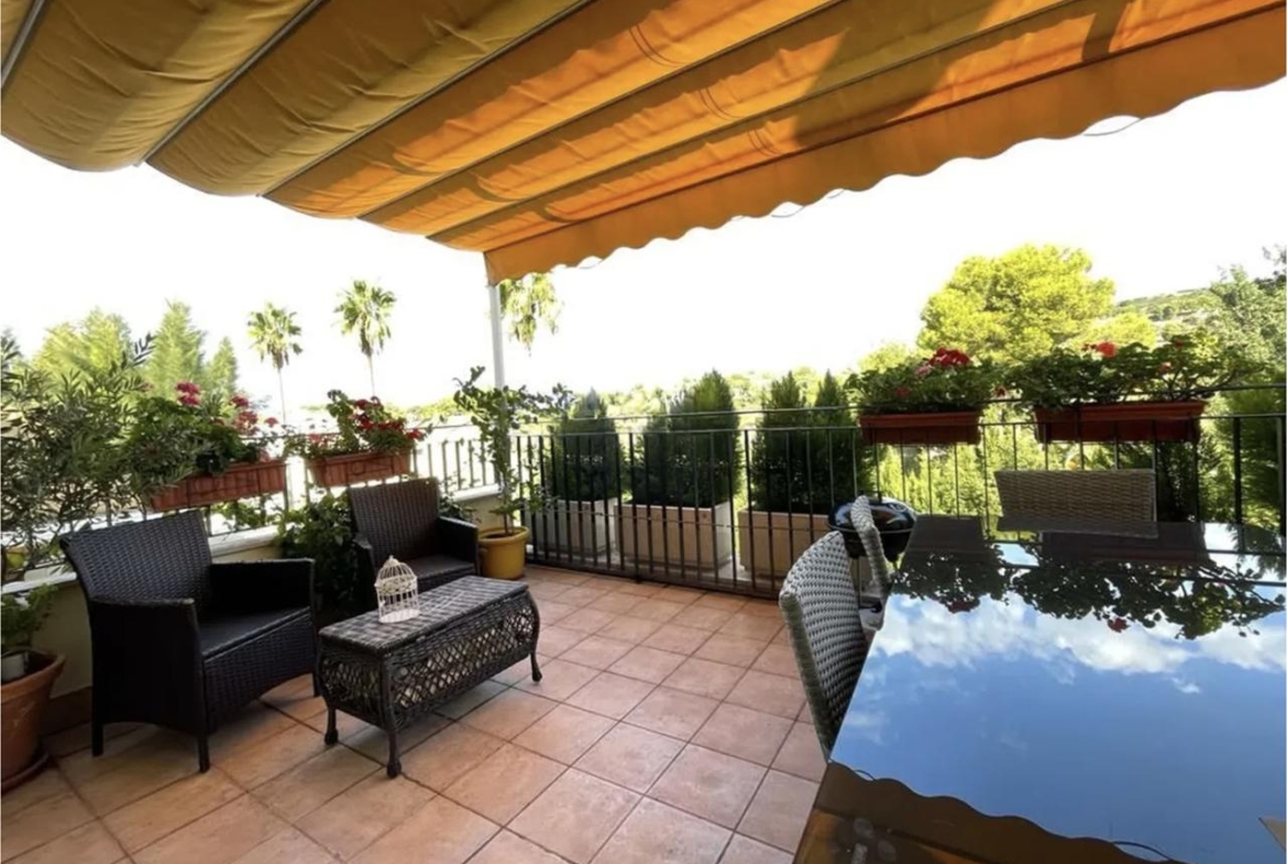 Villa for sale in Chiva