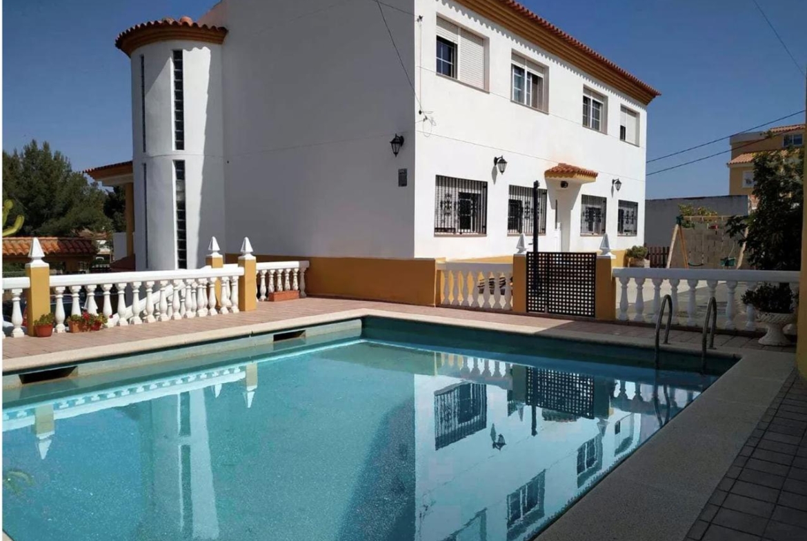 Villa for sale in Onda