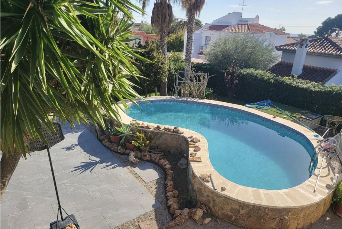 Villa for sale in Naquera