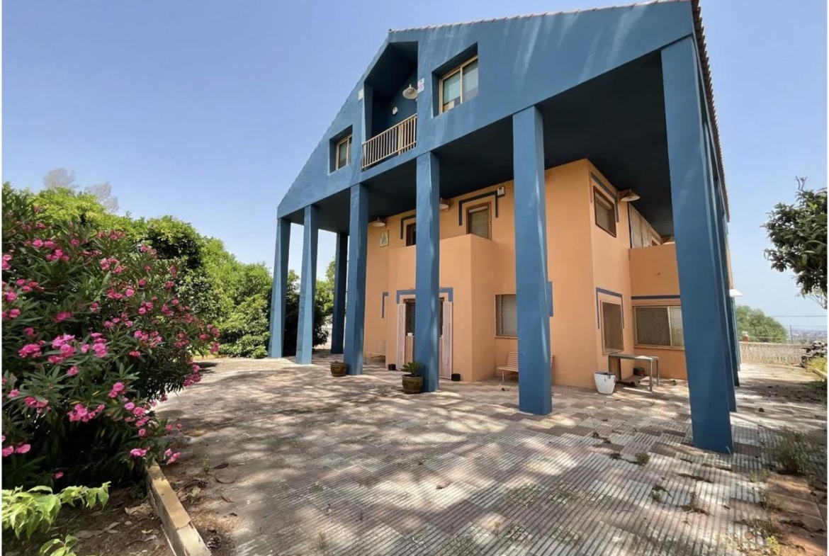 Villa for sale in Alzira