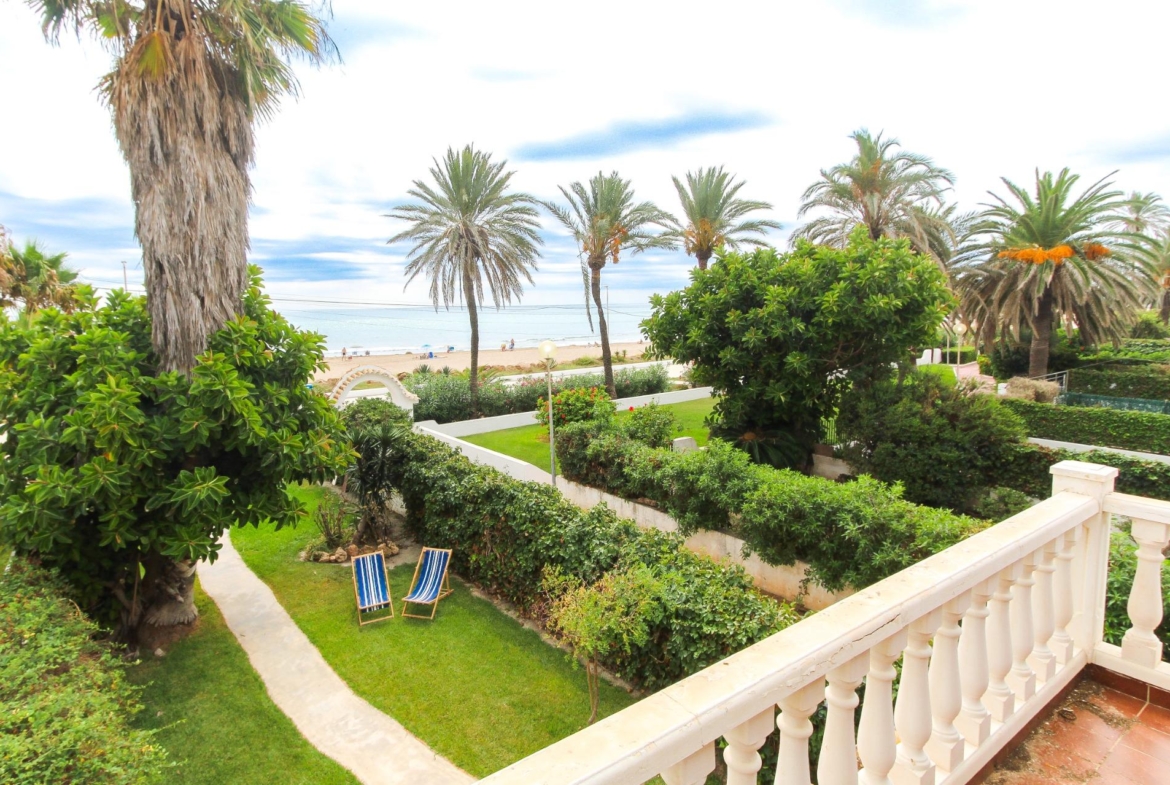 Villa for sale in El Puig