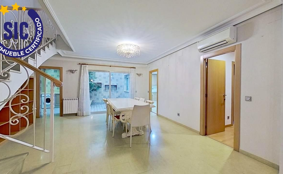 Renovated villa for sale in Chiva