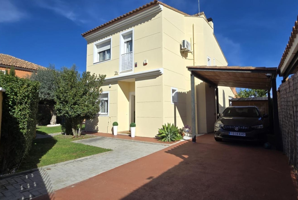 Villa for sale in Lliria