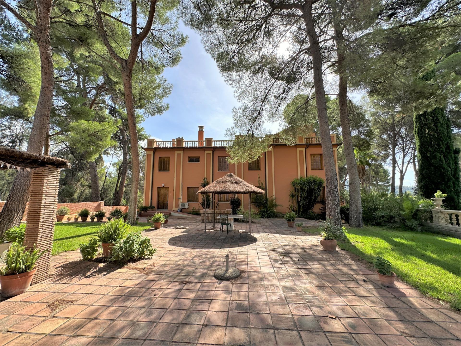 Villa for sale in Naquera