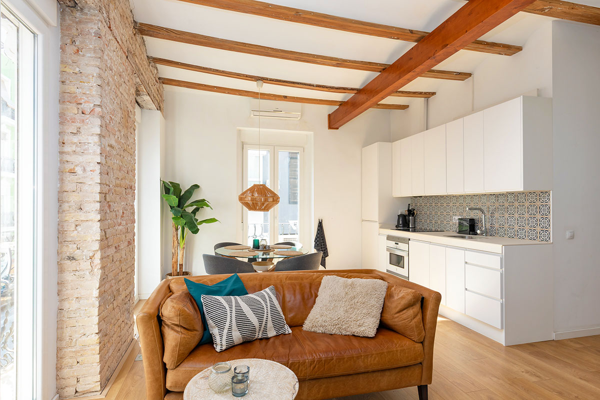 Apartment in Ruzafa Valencia city - living room and kitchen