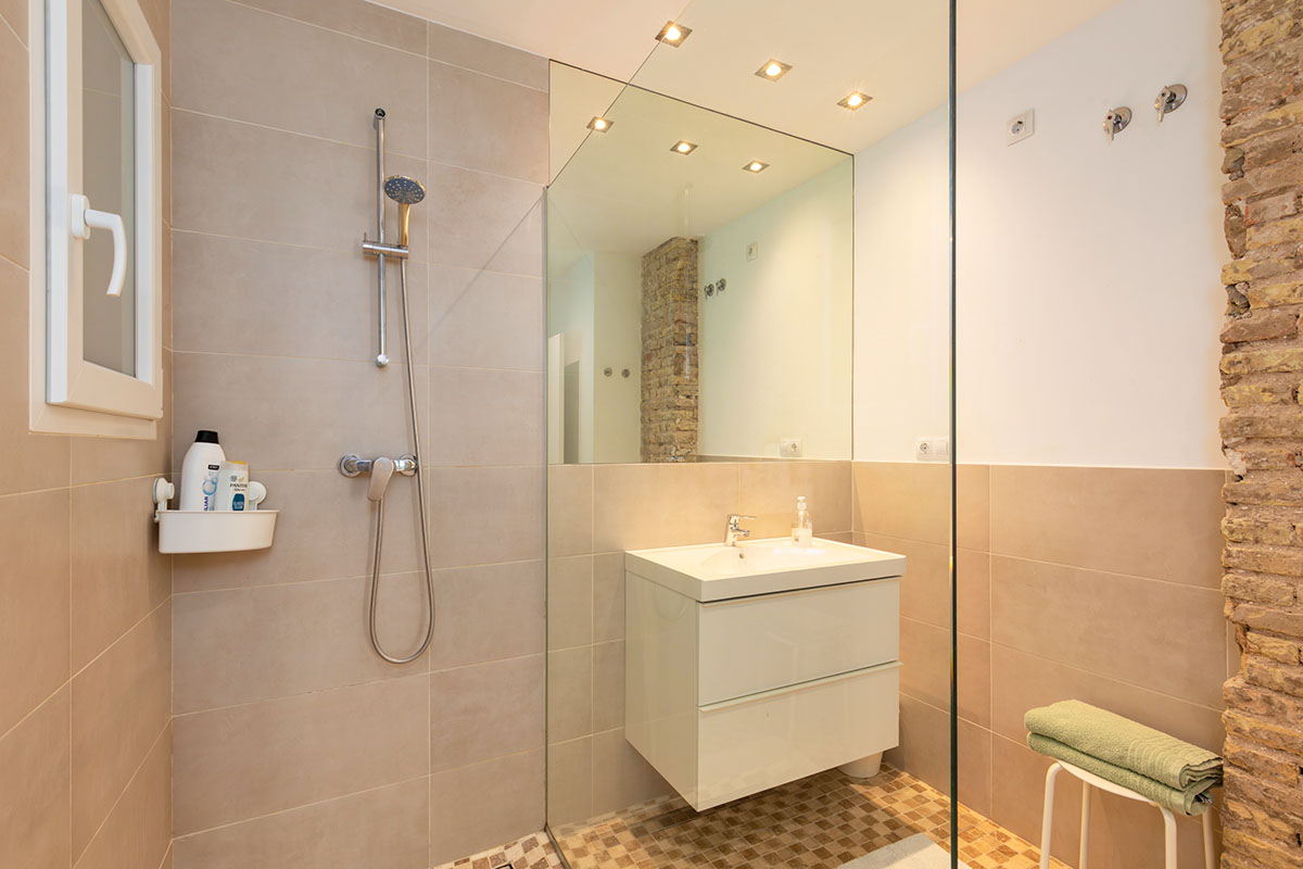 Apartment in Ruzafa Valencia city - bathroom