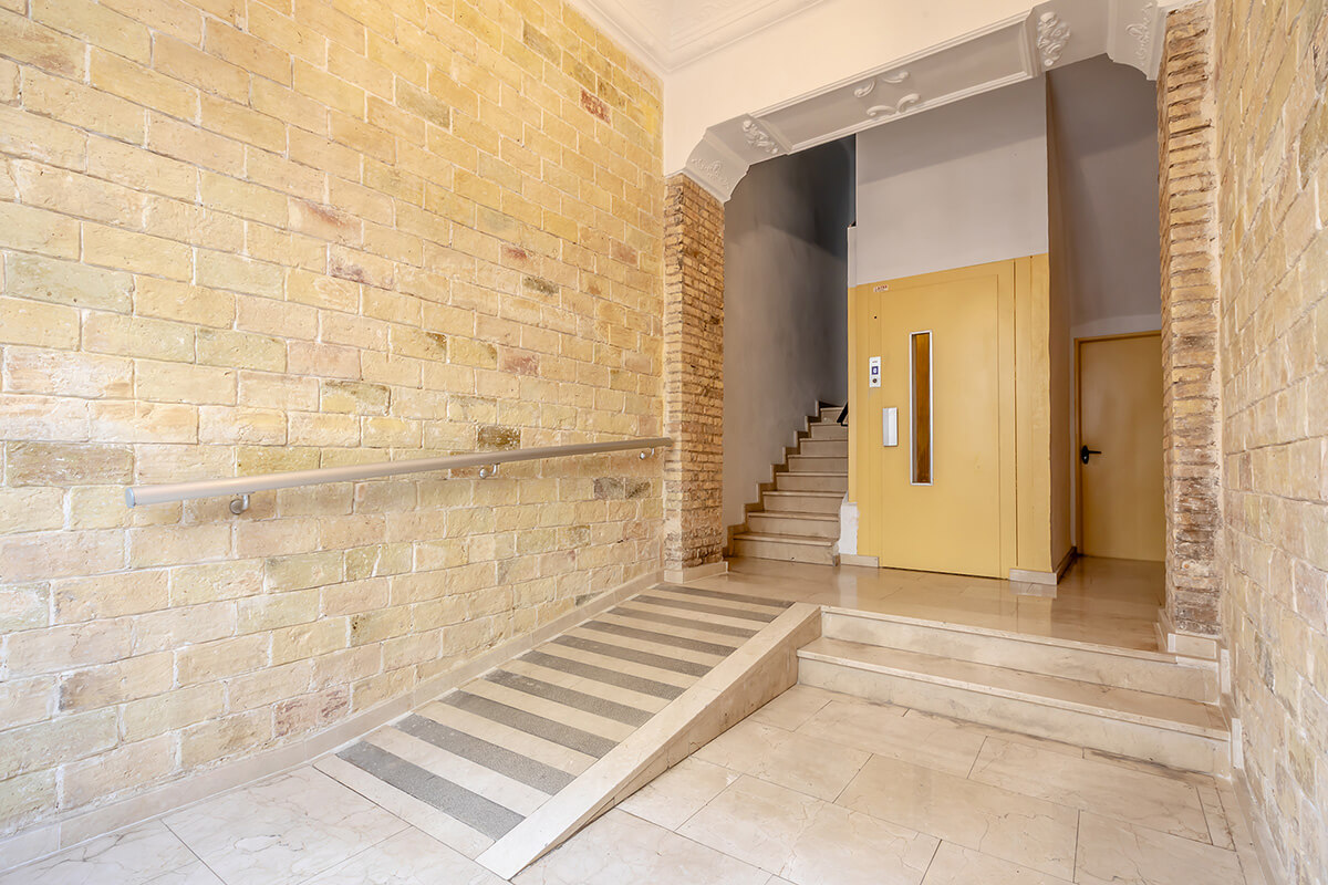 Apartment for sale Ruzafa Valencia - entrance