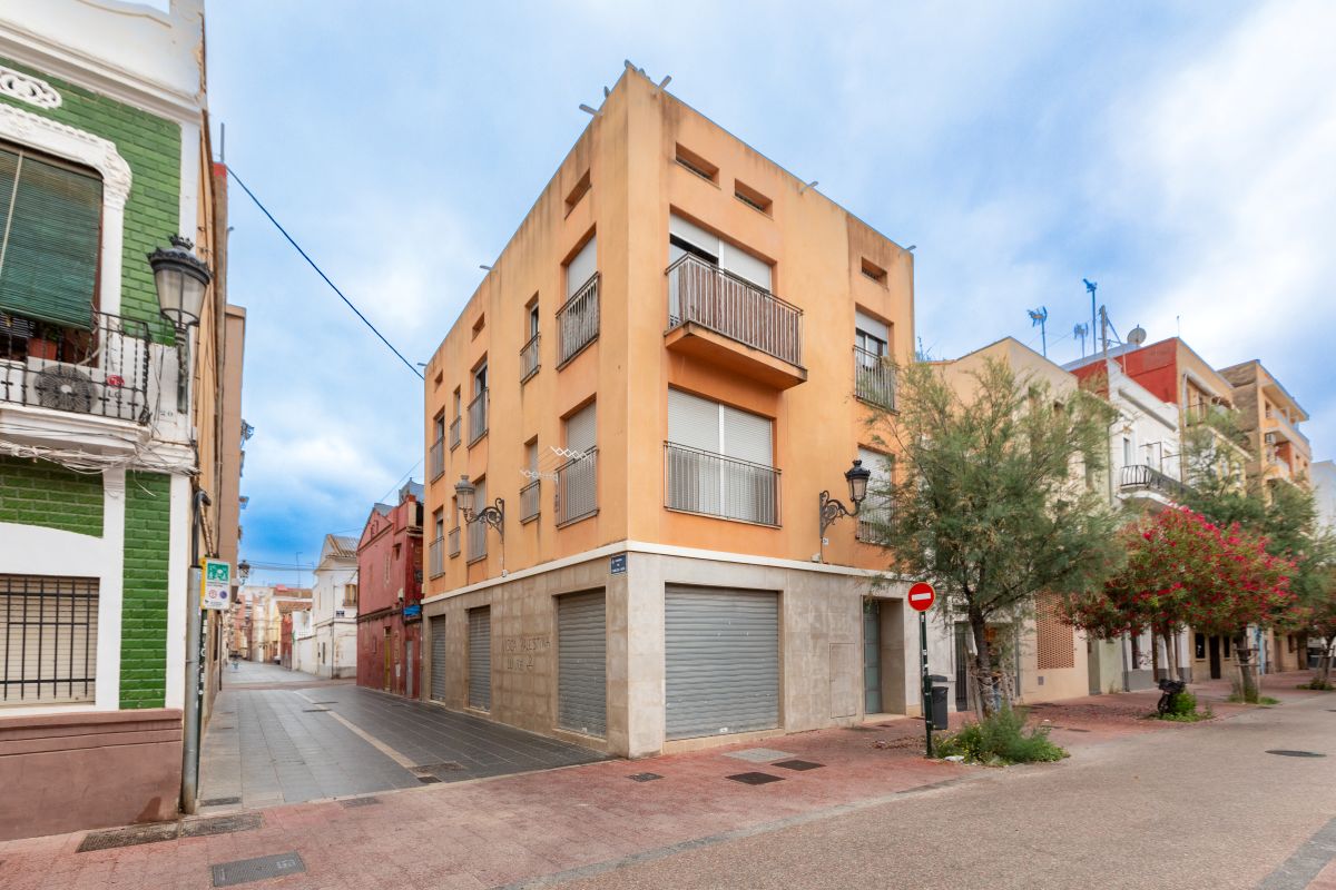 Duplex apartment close to sea for sale in Valencia city, Cabanyal