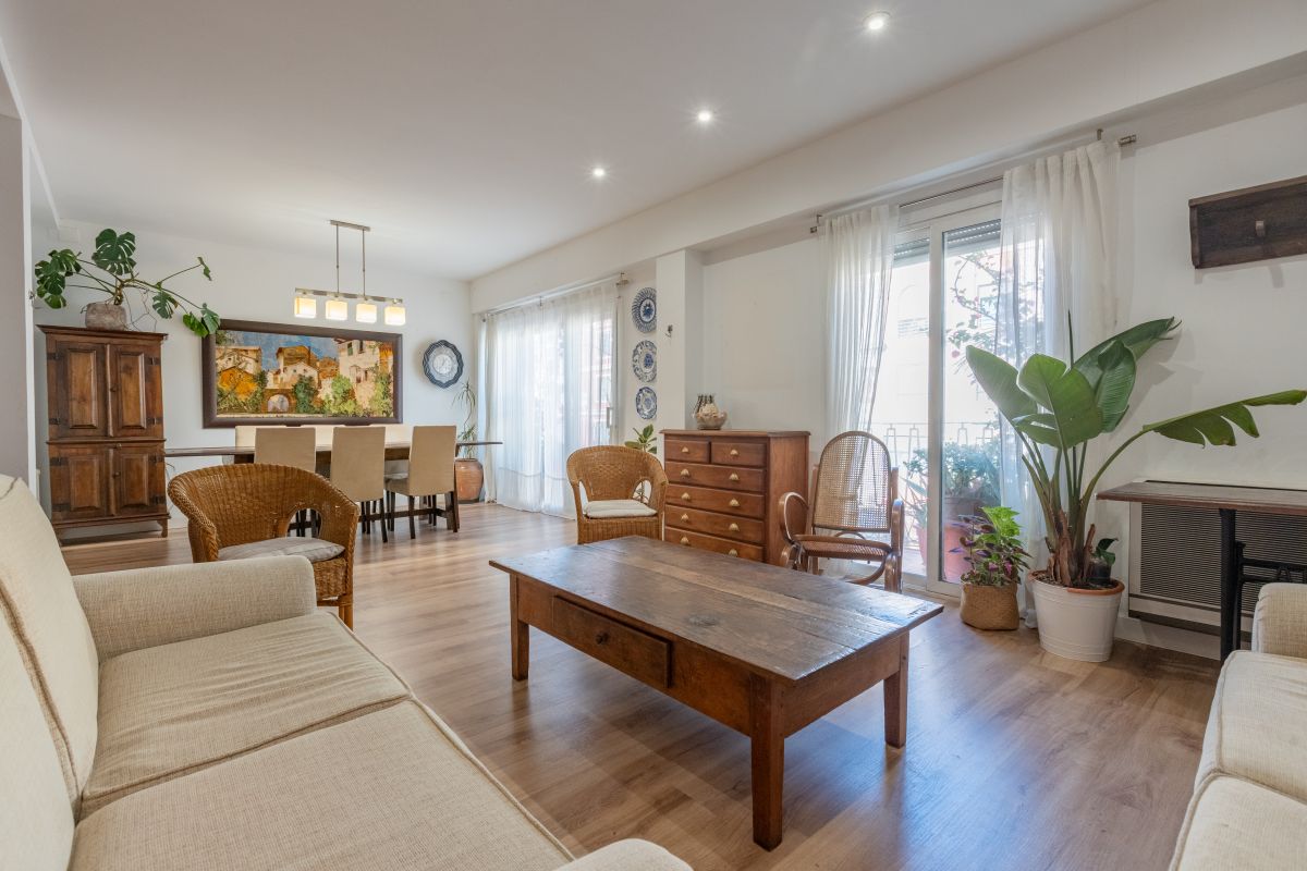 Apartment with panoramic views for sale in Valencia city – El Mercat