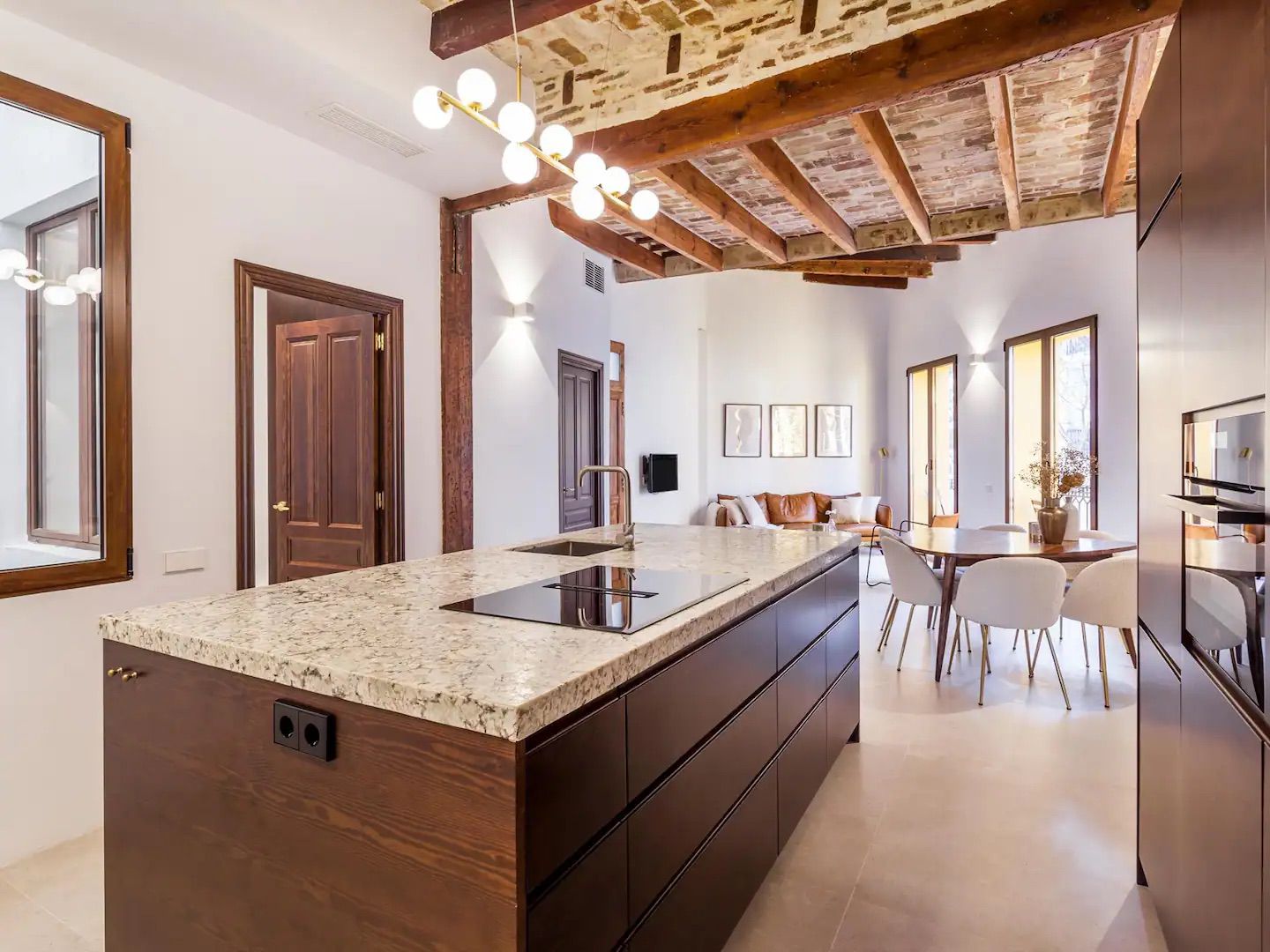 Renovated apartment for sale in Valencia city – El Carmen