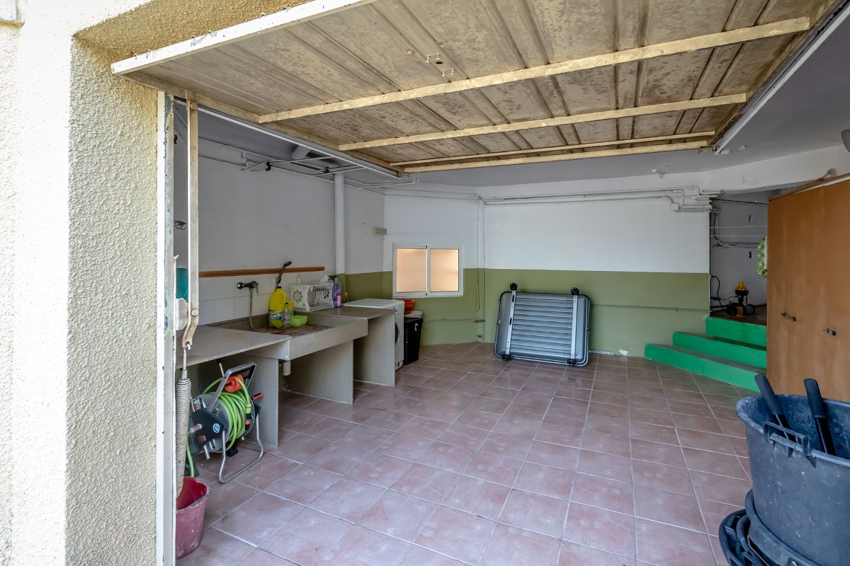 Villa with a view for sale in Alzira