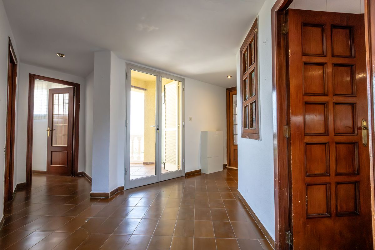 Villa with a view for sale in Alzira