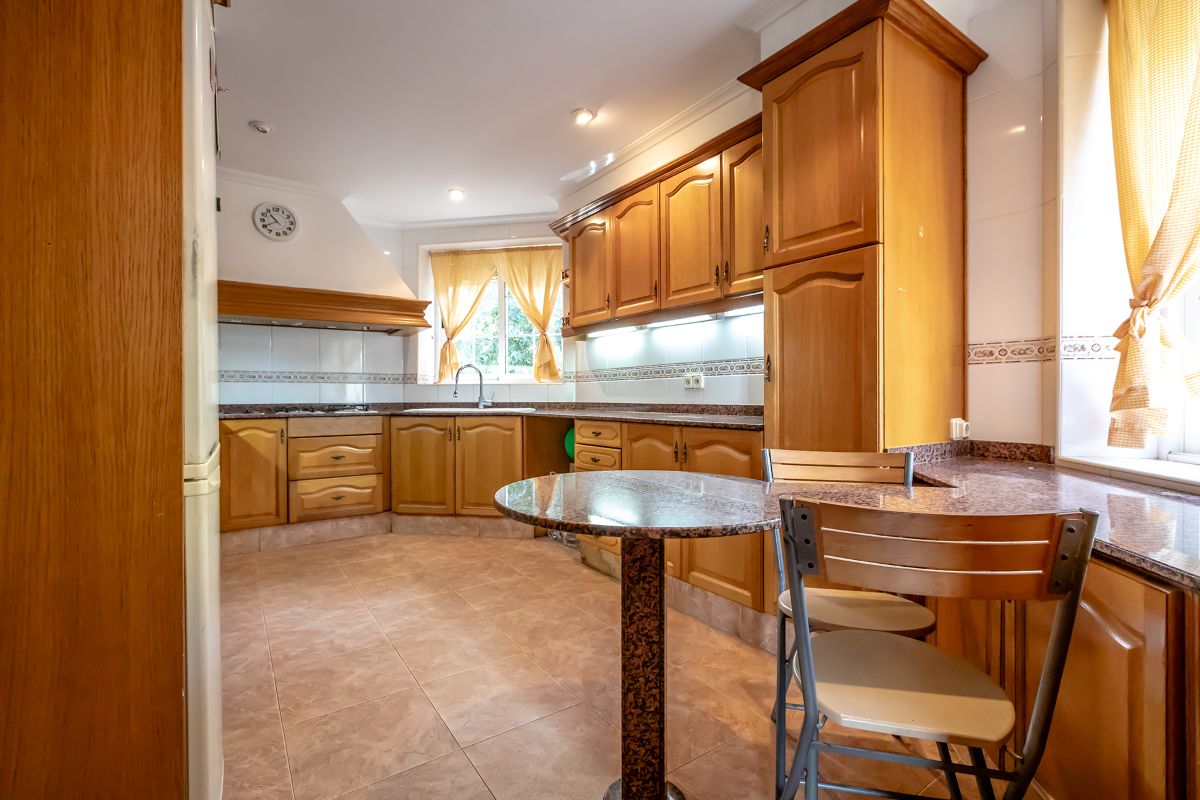 Villa with a view for sale in Alzira