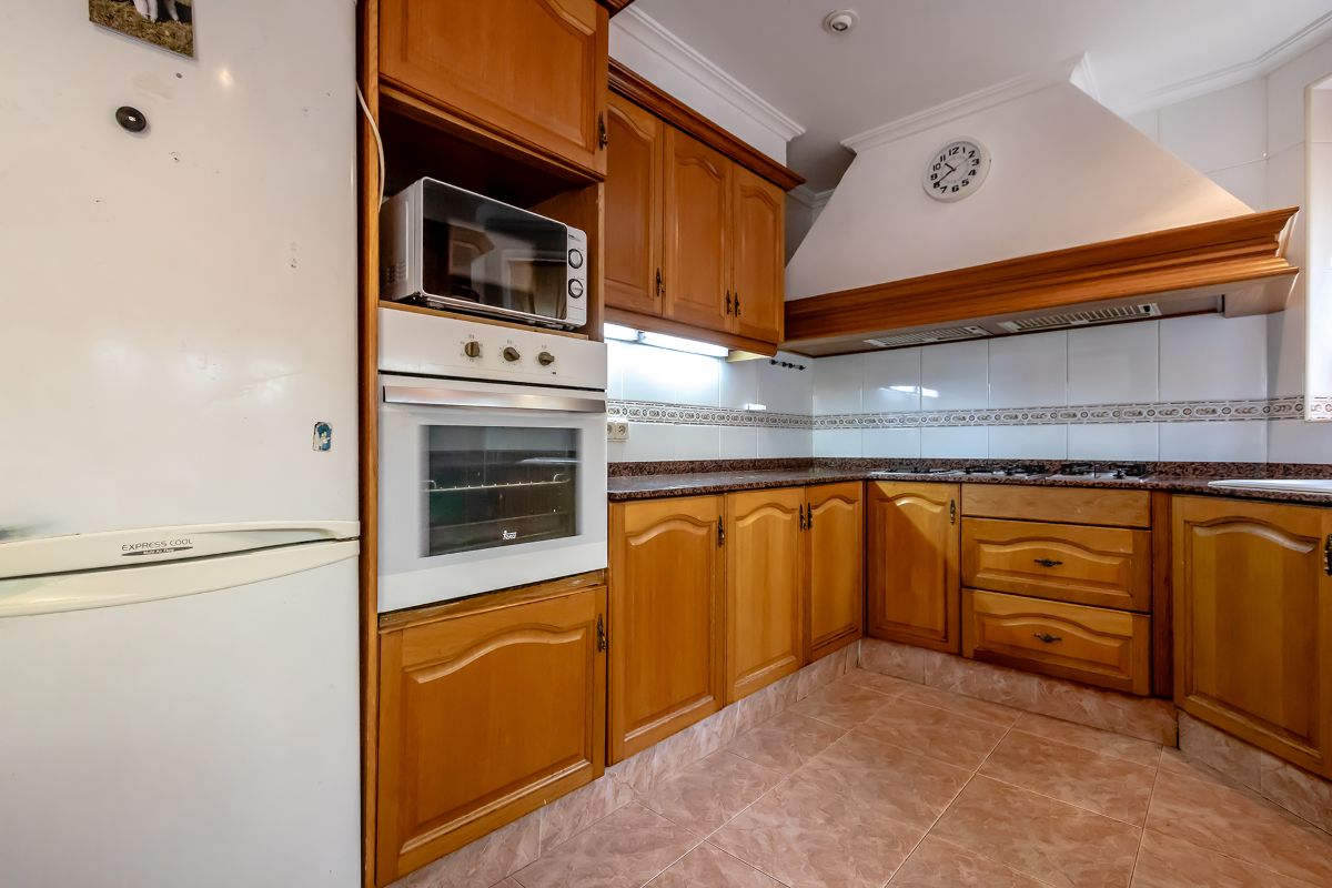 Villa with a view for sale in Alzira