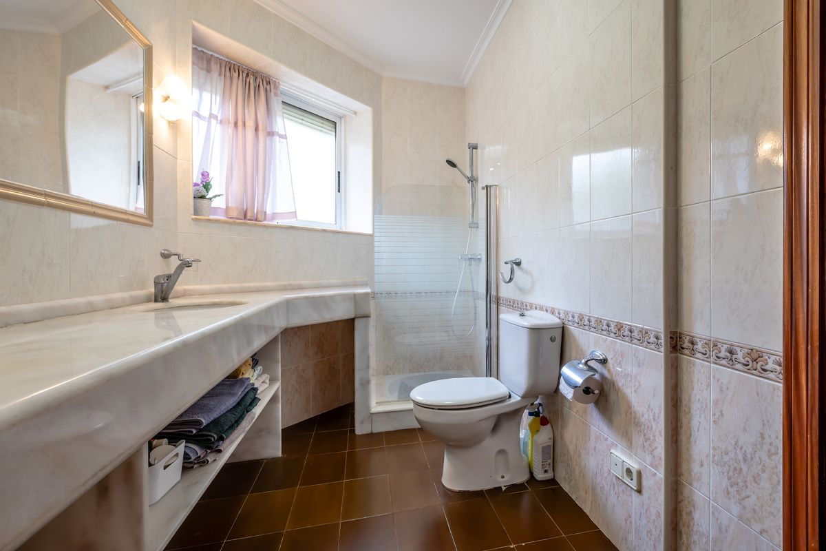 Villa with a view for sale in Alzira