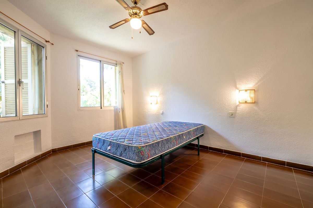 Villa with a view for sale in Alzira