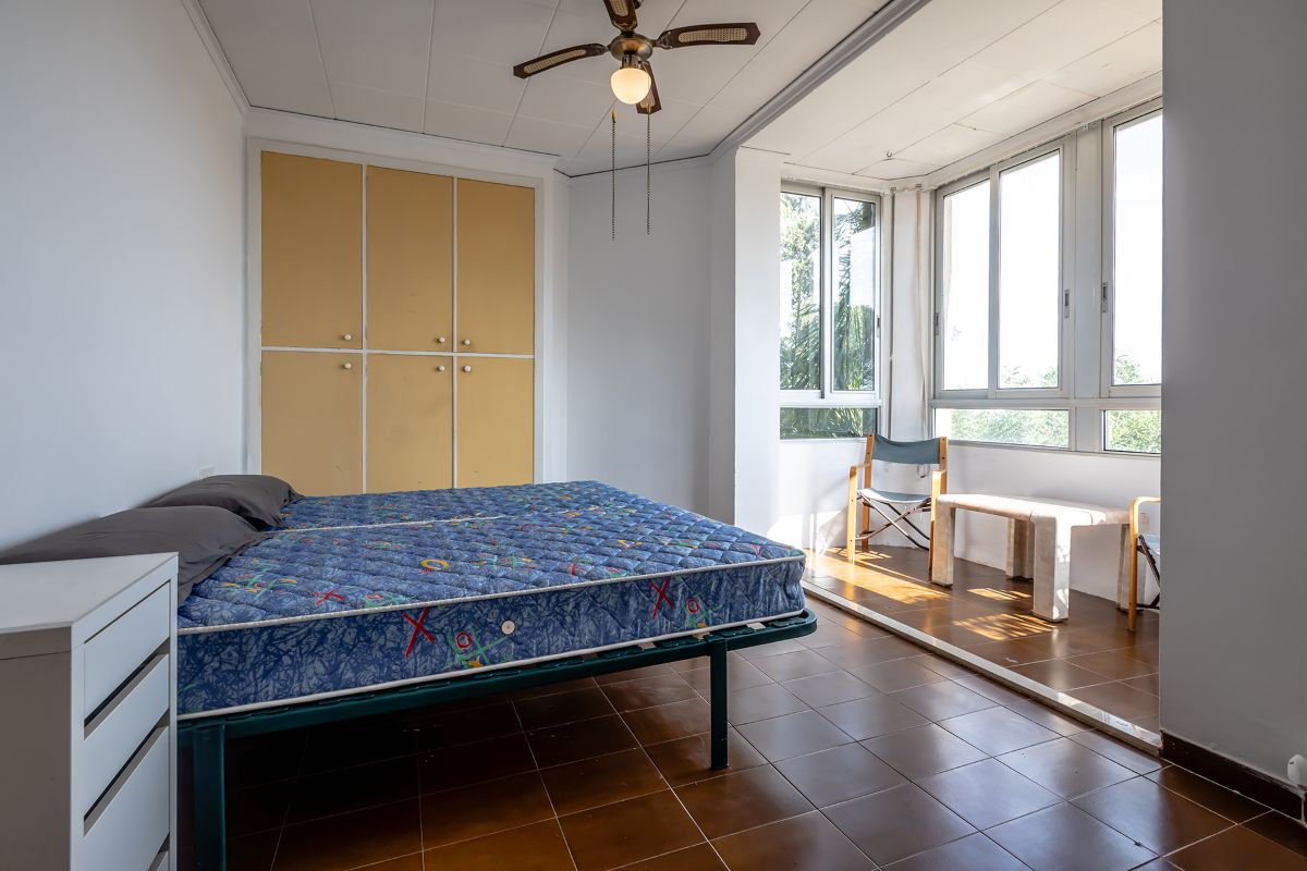 Villa with a view for sale in Alzira