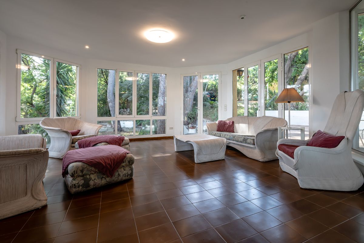 Villa with a view for sale in Alzira