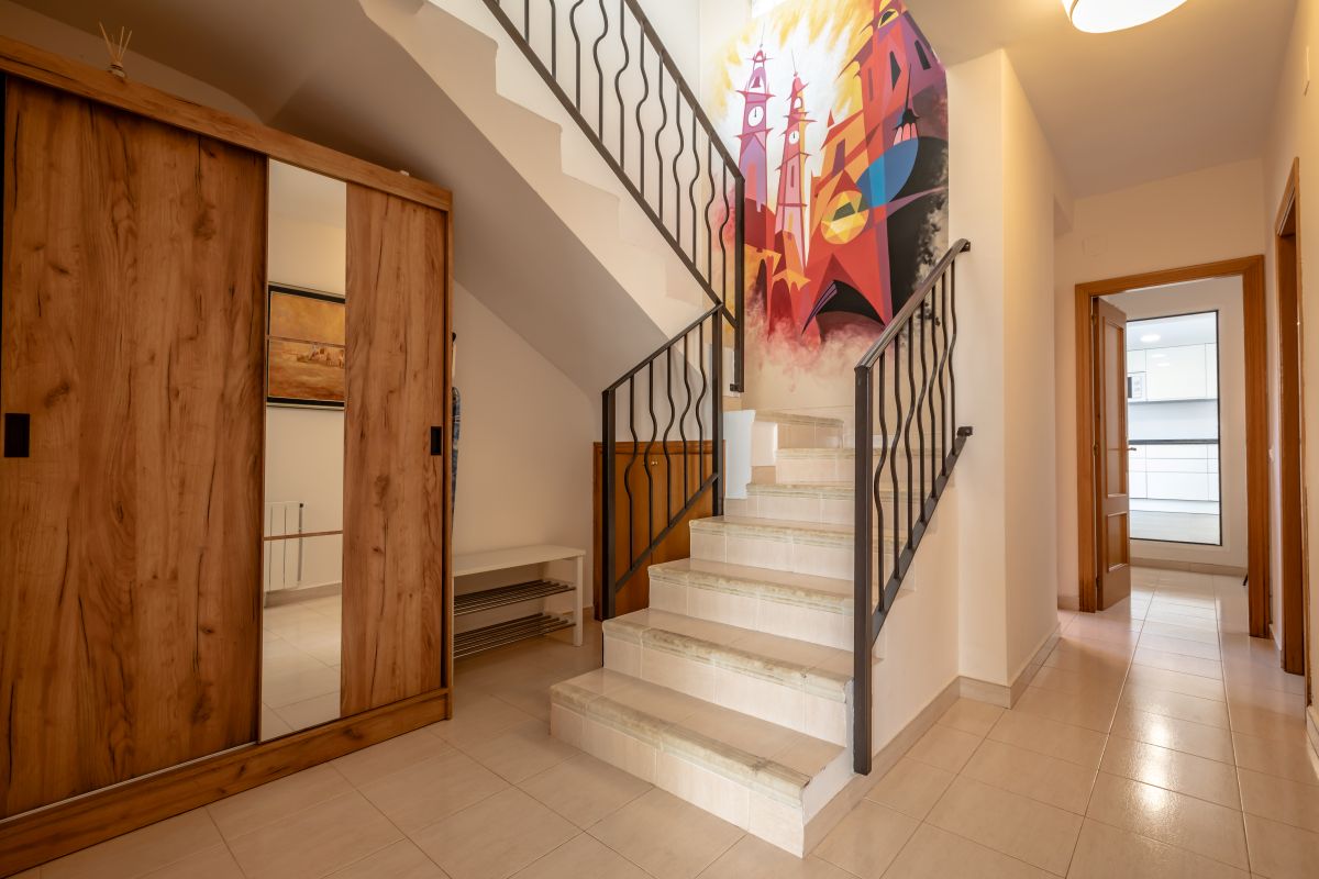 Spacious villa with pool for sale in Chiva