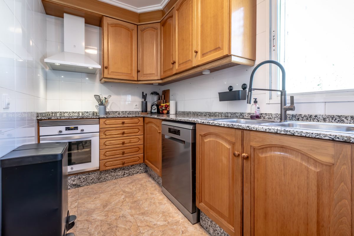 Spacious villa with pool for sale in Chiva