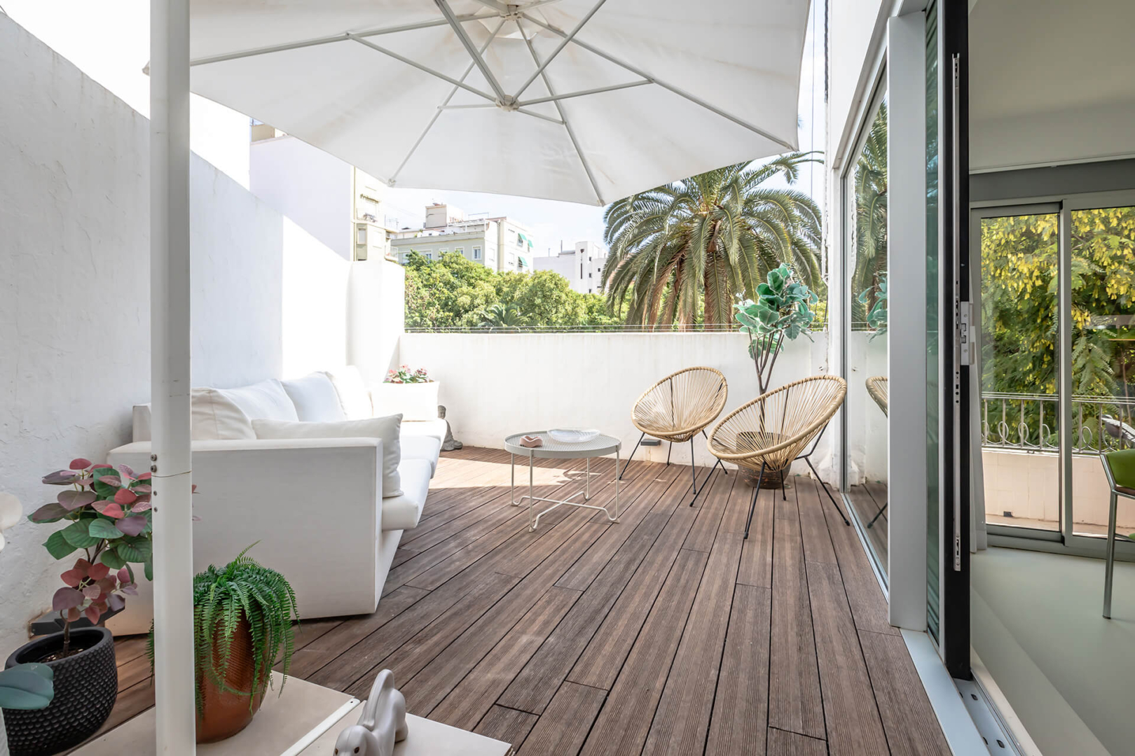 Renovated apartment with terrace for sale in Valencia city – Ruzafa